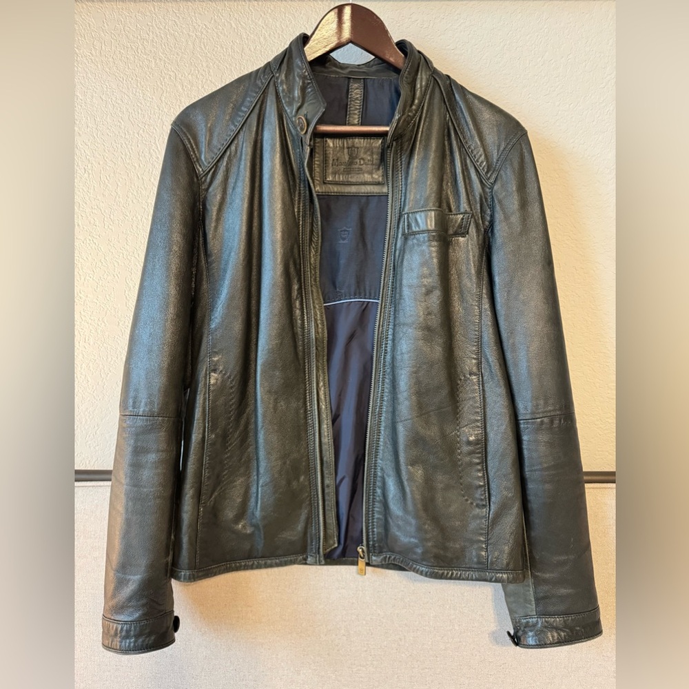 Vintage Massimo Dutti Men's Black Leather Jacket - Size Small